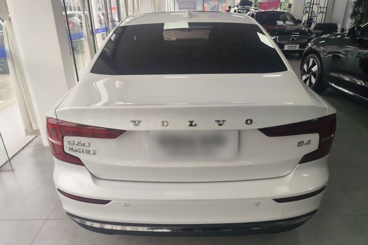 Used Volvo S60 2023 B4 Zhiyuan Luxury Edition