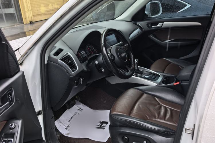 Used Audi Q5 2016 40 TFSI Technology Edition Interior 4