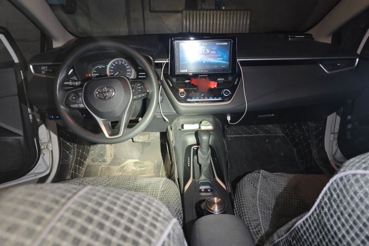 Used Toyota Corolla 2019 Dual-Engine 1.8L E-CVT GL-i Elite Edition Center Console