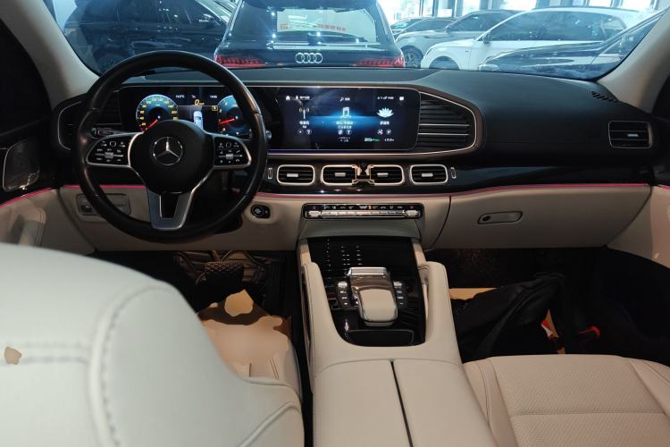 Used Mercedes-Benz GLE 2022 Facelifted GLE 350 4MATIC Fashion Edition Center Console