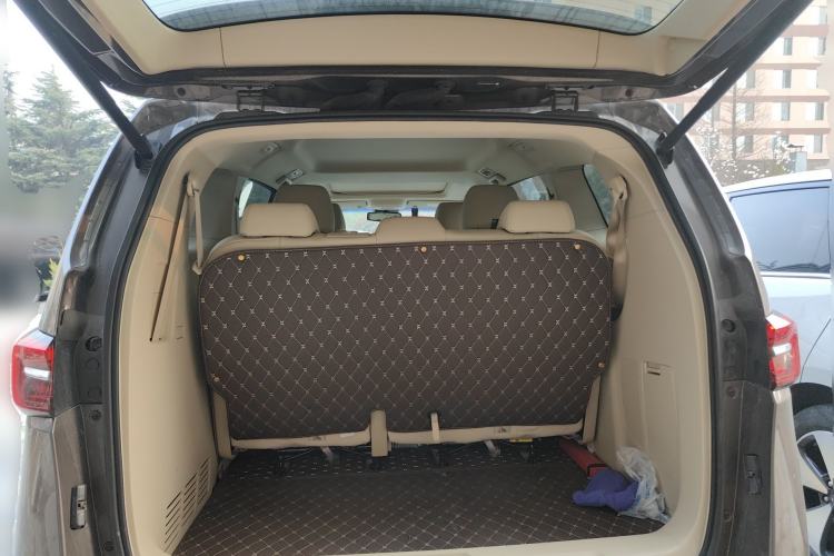 Used Buick GL8 2023 Facelifted Land Cruiser Executive Luxury Version Trunk