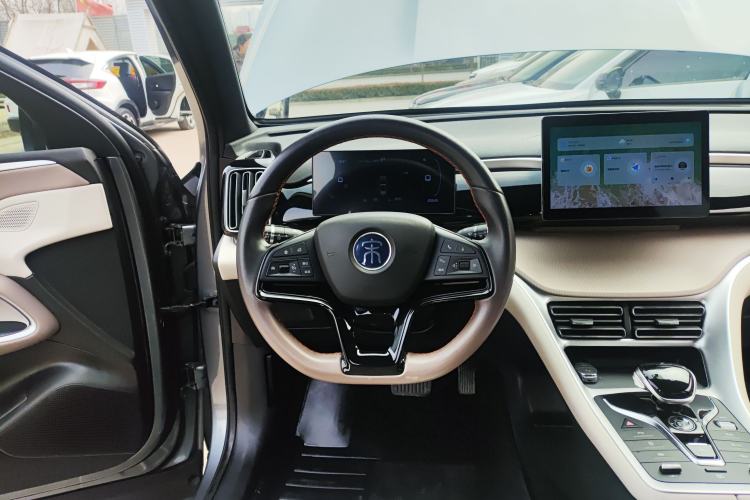 Used BYD Song Pro New Energy 2023 Champion Edition DM-i 71KM Navigation Model
