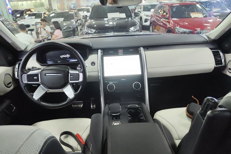 Used Land Rover Discovery 2021 360 PS R-Dynamic HSE Center Console