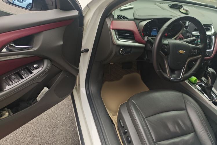 Used Chevrolet Malibu 2016 1.6T Automatic Luxury Edition Interior 3