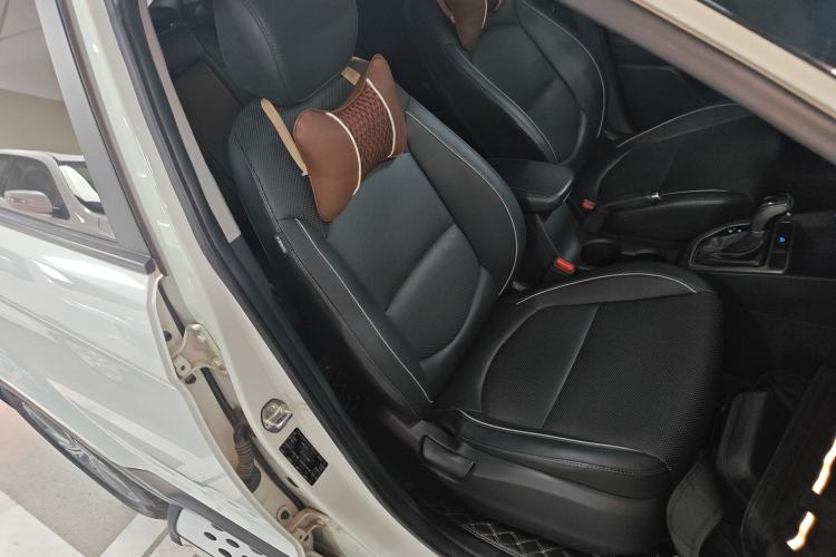 Used Hyundai ix25 2015 1.6L Automatic Two-Wheel Drive Smart GLS Trim Right Front Seat