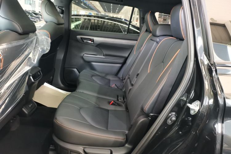 Used Toyota Crown Kluger 2026 Model 2.5L HEV All-Wheel-Drive Prestige Edition Left Rear Seat