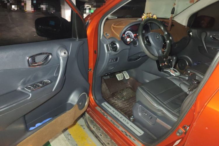 Used Renault Koleos 2010 2.5L 4x4 Luxury Version
