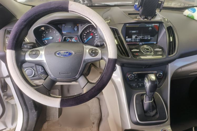 Used Ford Kuga 2015 2.0L GTDi Four-Wheel Drive Prestige Model Center Console