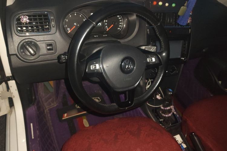 Used Volkswagen Polo 2016 1.6L Automatic Comfort Model
