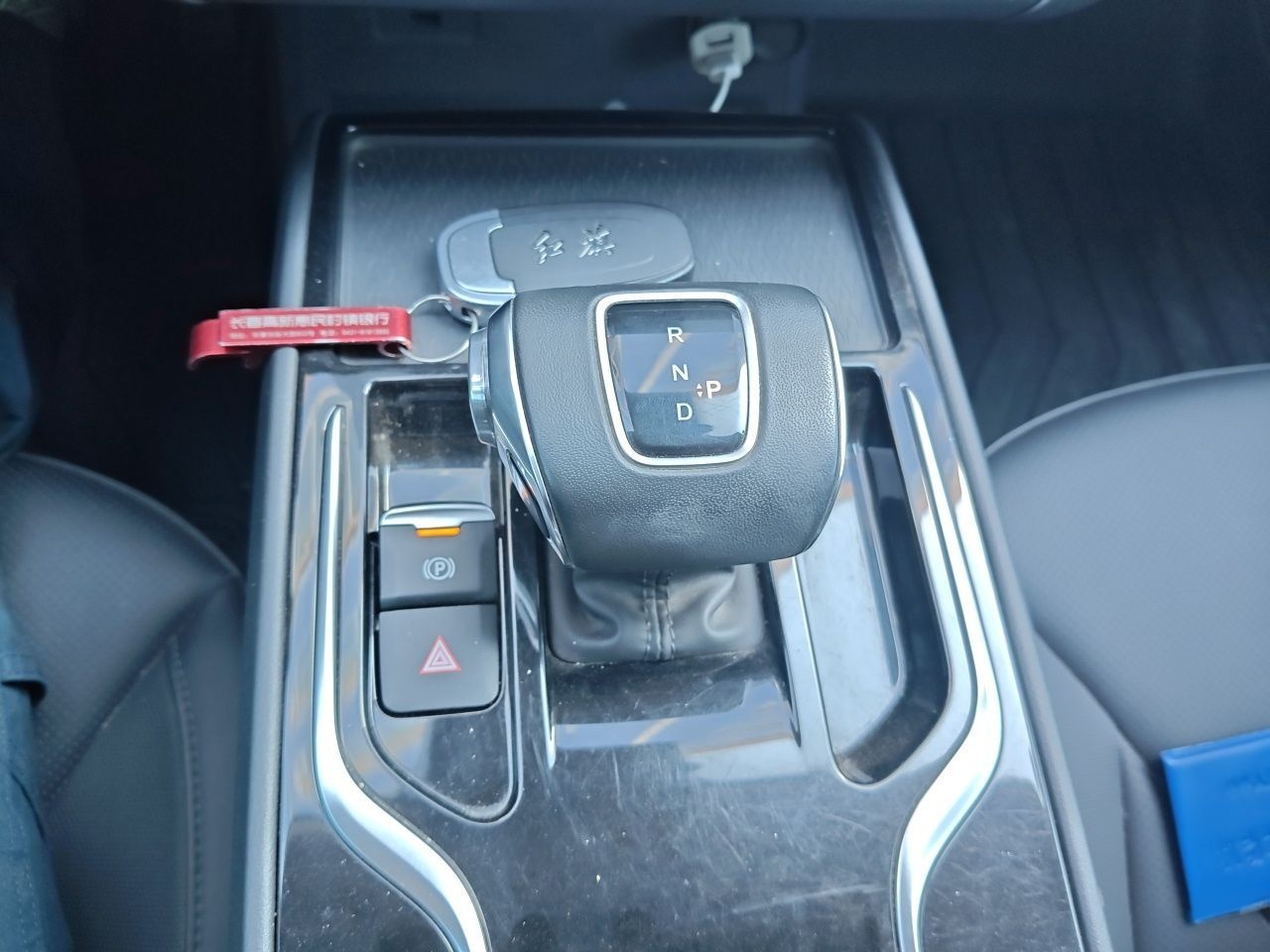 Hongqi E-QM5 2024 610 km PLUS — снимка 13