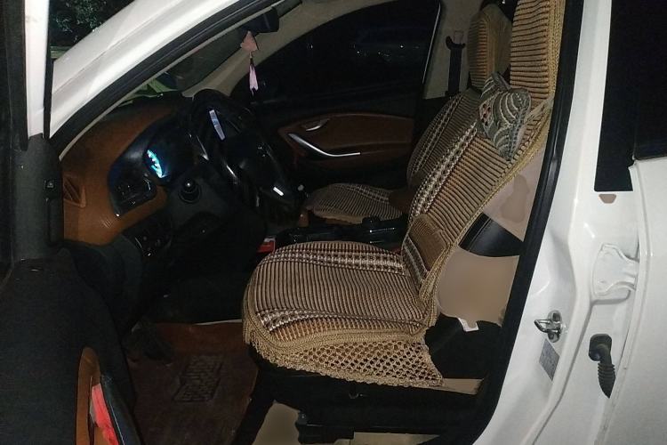 Used Soueast DX7 2015 1.5T Automatic Prestige Model
