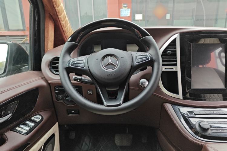 Used Mercedes-Benz Vito 2018 2.0T Elite Version 7 Seats China VI Emission Standard
