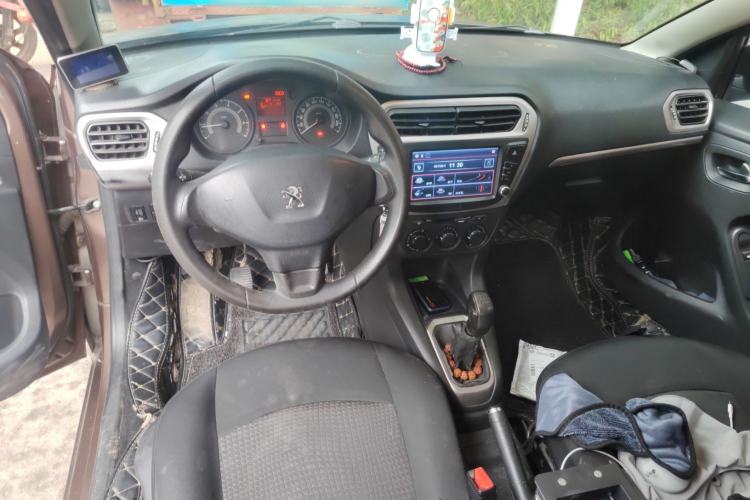 Used Peugeot 301 2014 1.6L Manual Comfort Edition Center Console