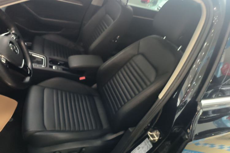 Used Volkswagen Magotan 2019 330TSI DSG Leading Model China VI Standard Left Front Seat