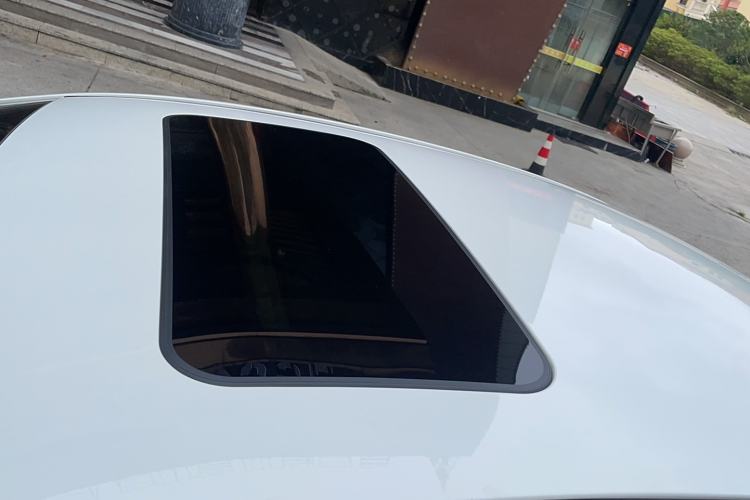 Used Roewe 350 2015 1.5L Automatic Luxury Sunroof Edition