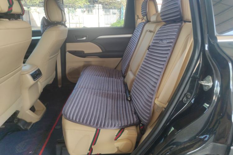 Used Toyota Highlander 2018 2.0T Two-Wheel Drive Elite Edition 5 Seats Emission Standard China V Left Rear Seat