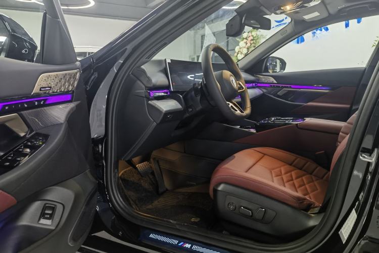 Used BMW 5 Series 2026 Facelift Model 530Li Luxury Edition M Sport Package Interior 1