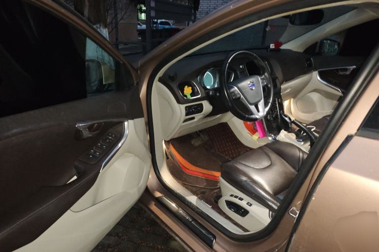 Used Volvo V40 2016 T3 Zhiyi Edition Driver Seat