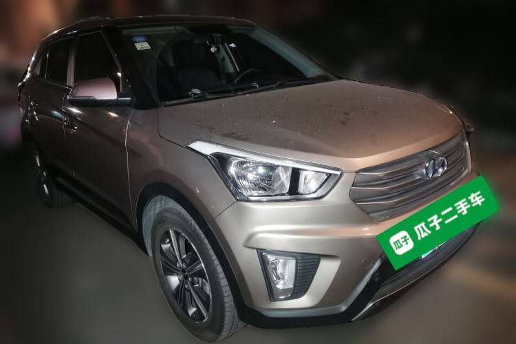 Used Hyundai ix25 2015 1.6L Automatic Two-Wheel Drive Smart GLS Trim Front Right 45 Deg