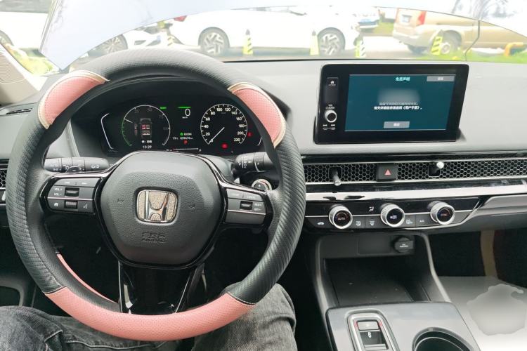 Used Honda Civic 2023 2.0L eHEV Pioneer Edition Center Console