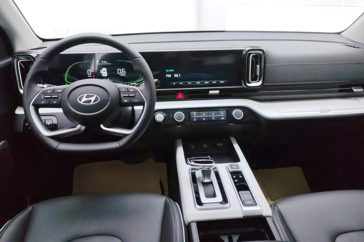 Used Hyundai ix35 2023 Musso 2.0L Deluxe Edition DLX
