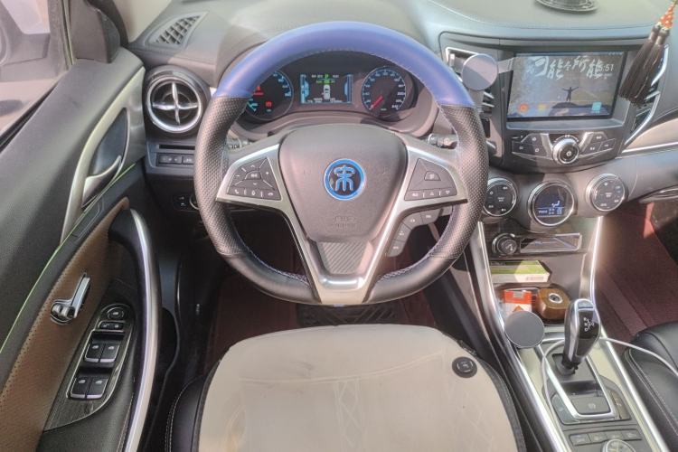 Used BYD Song New Energy 2017 Song DM 1.5TID All-Wheel Drive Prestige Model Steering Wheel