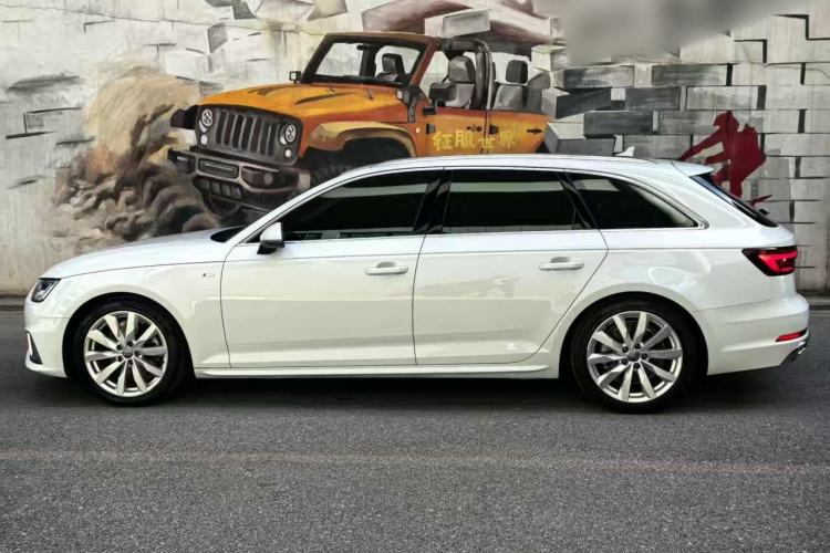 Used Audi A4 2020 Avant Avant-garde 40 TFSI Fashionable and Dynamic Model
