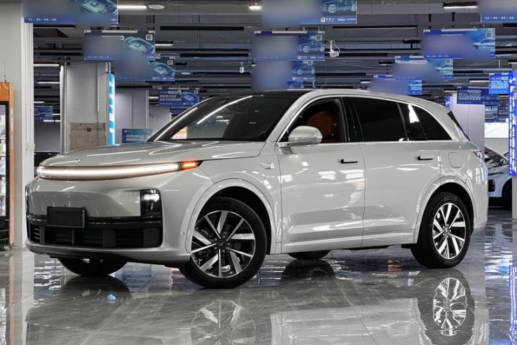 Used Li Auto L7 2023 Air model
