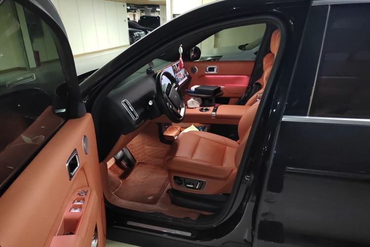 Used Li Auto L8 2024 Pro Model
