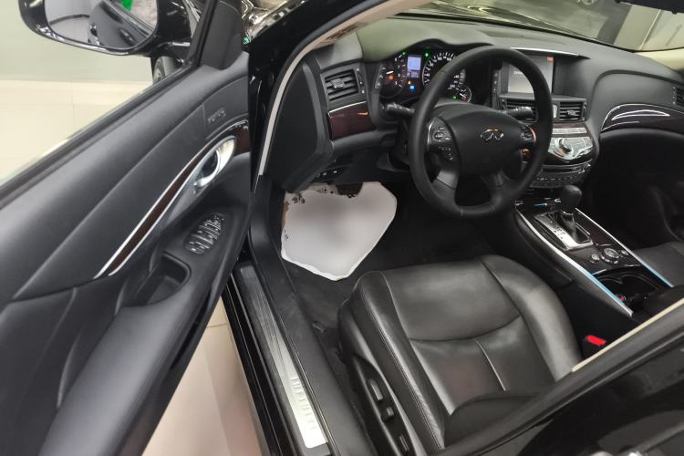 Used Infiniti Q70 2019 Q70L 2.0T Enjoyment Edition PLUS