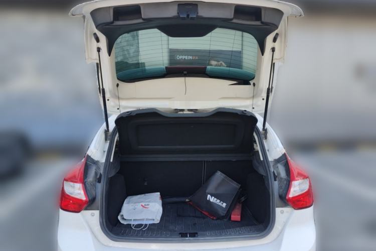 Used Ford Focus 2012 Hatchback 1.6L Manual Comfort Model Trunk