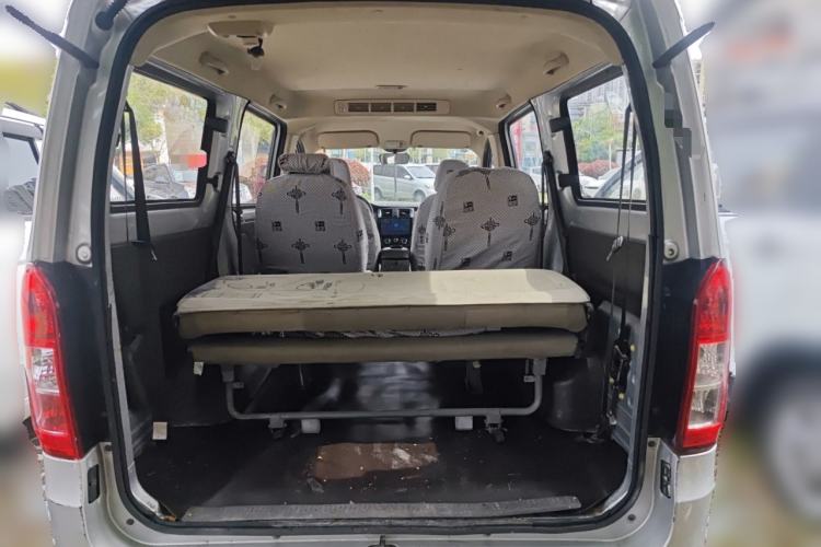 Used Wuling Rongguang V 2018 1.5L Standard Version Trunk