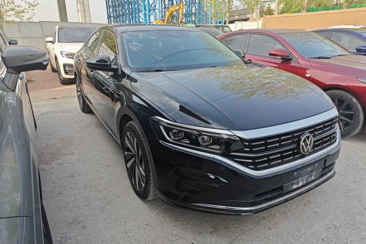 Used Volkswagen Passat 2023 Facelift 330TSI Prestige Edition Exterior 1