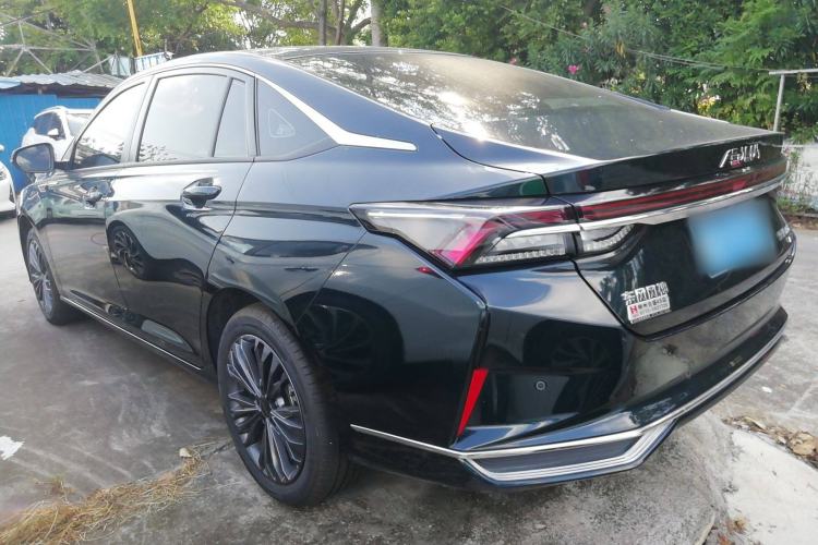 Used Dongfeng Aeolus Yixuan MAX 2023 1.5T Ultra-Stylish Trendsetting Dad Edition