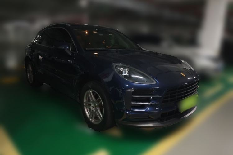 Used Porsche Macan 2018 Macan 2.0T Front Right 45 Deg