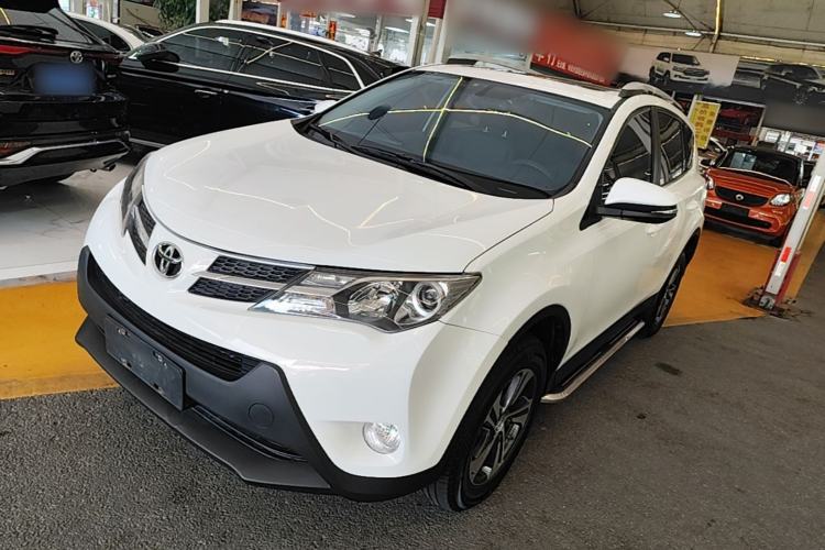 Used Toyota RAV4 2015 2.0L CVT Two-Wheel Drive Fashion Edition