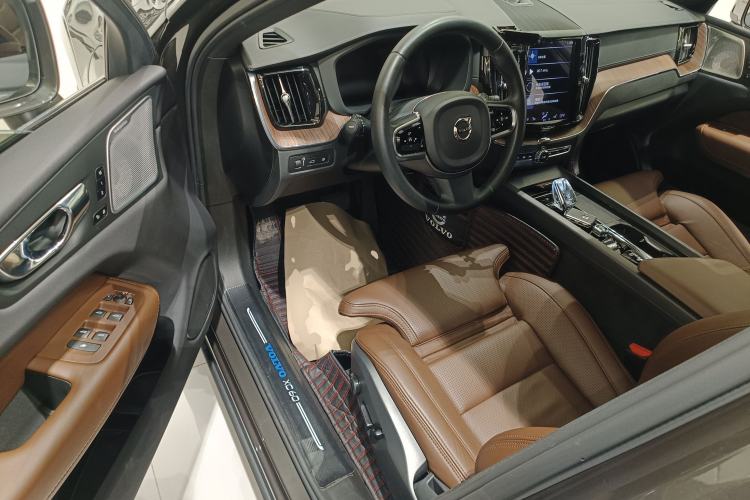 Used Volvo XC60 New Energy 2021 T8 e-Drive Hybrid Luxury Edition