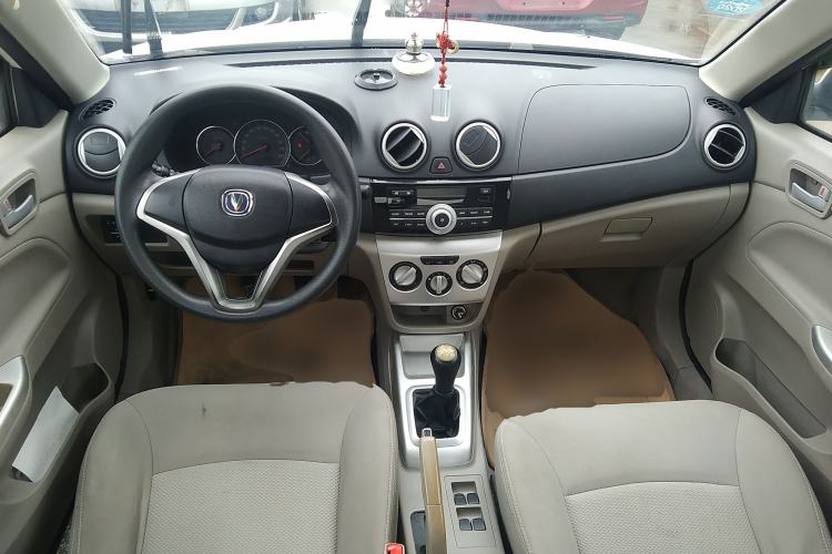 Used CHANGAN Alsvin V3 2012 1.3L Manual Comfort Version China IV Standard Center Console