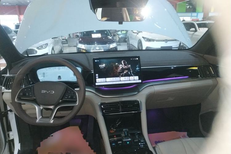 Used BYD Song PLUS New Energy 2025 DM-i 112KM Prestige Model Center Console