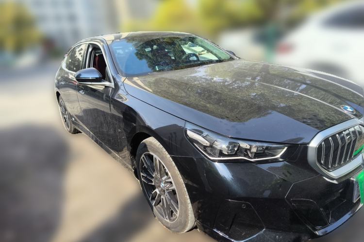 Used BMW 5 Series 2026 530Li Leading M Sport Package Front Right 45 Deg