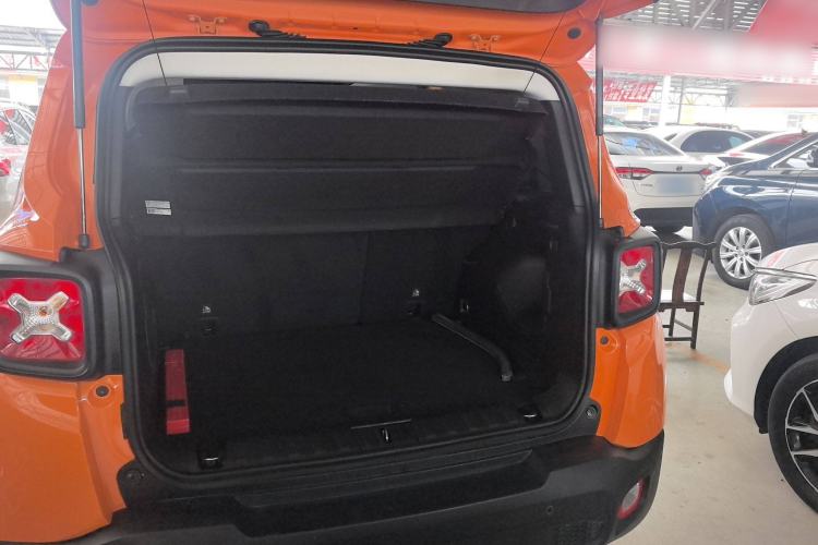 Used Jeep Renegade 2019 220T Automatic Leading Edition