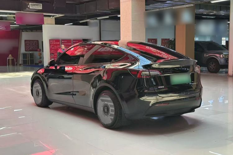 Used Tesla Model Y 2023 Long-Range All-Wheel-Drive Version
