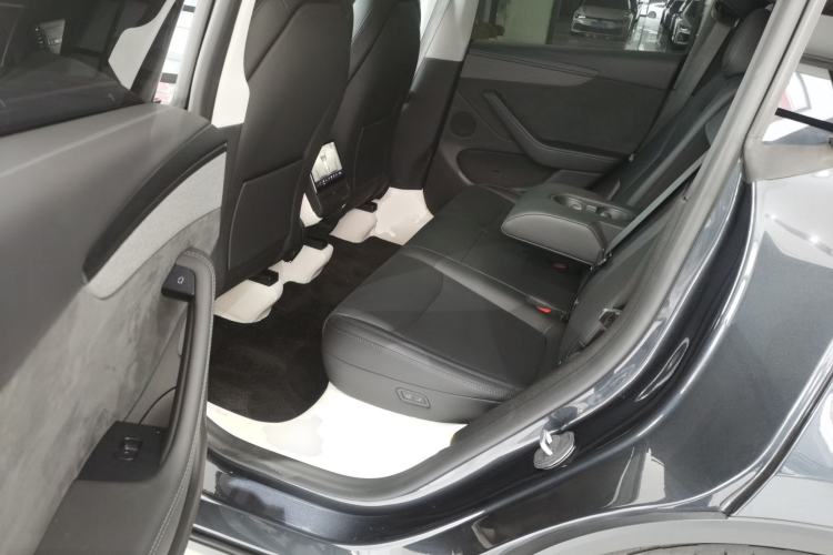 Used Tesla Model Y 2025 Long-Range All-Wheel Drive First Edition