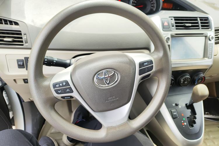 Used Toyota Verso 2014 Starlight 180E CVT Elite Edition
