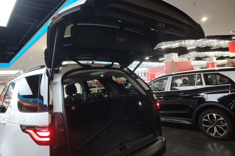 Used Land Rover Discovery 2024 360 PS S
