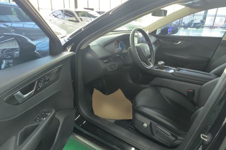 Used Hongqi E-QM5 2022 431 km Charge & Enjoy Edition