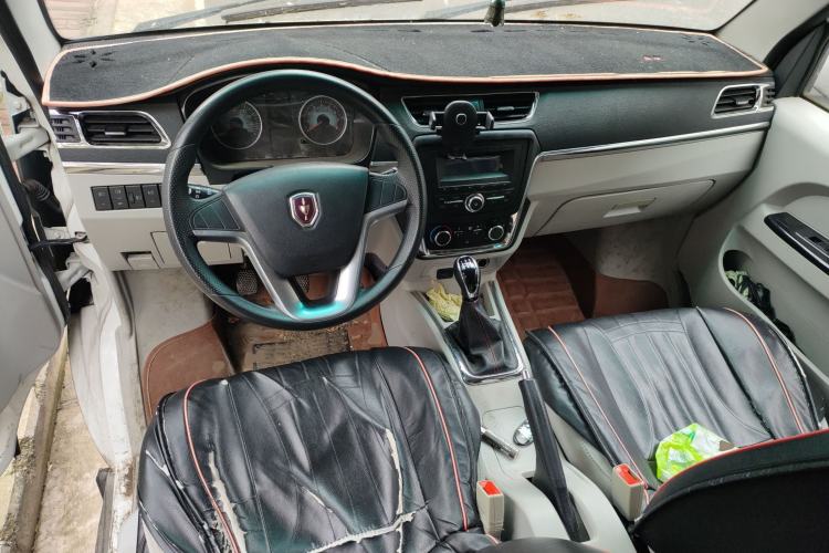 Used Jinbei New Hiace X30L 2021 1.5L Wealth Edition Bus Non-Air-Conditioned China VI Standard SWC15M Center Console