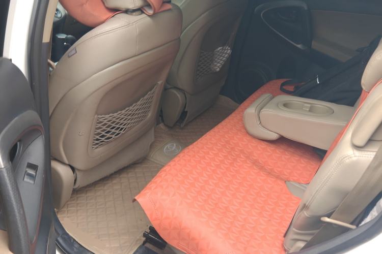 Used Toyota RAV4 2012 Luxurious Edition 2.0L Automatic All-Wheel Drive
