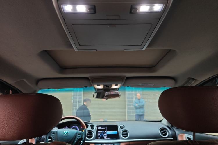 Used Luxgen Great 7 SUV 2013 Limited-Edition Sharp Model 2.2T Two-Wheel-Drive Smart Version Headliner