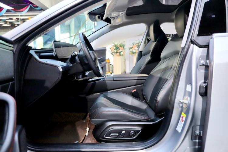 Used XPeng P7 2020 586E Interior 7